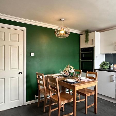6 Guests House Old Trafford,Media City,City Centre, Free Parking Манчестер Екстер'єр фото