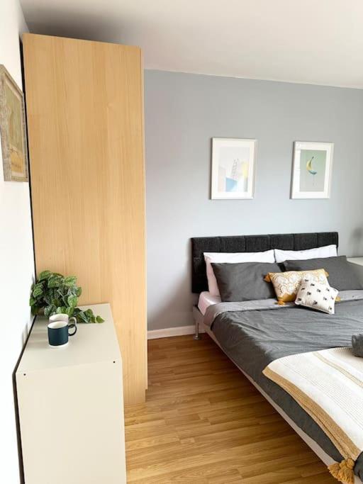 6 Guests House Old Trafford,Media City,City Centre, Free Parking Манчестер Екстер'єр фото