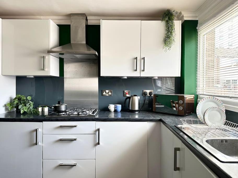 6 Guests House Old Trafford,Media City,City Centre, Free Parking Манчестер Екстер'єр фото